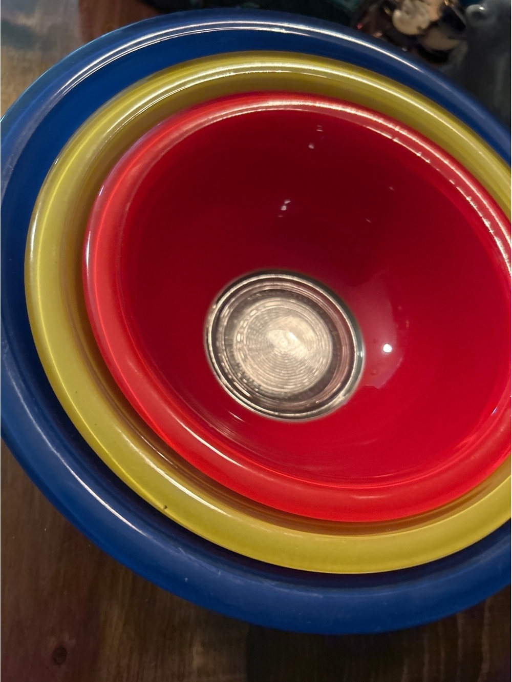 Set of 3 Vintage Pyrex Mixing Bowls - Red, Yellow, Blue